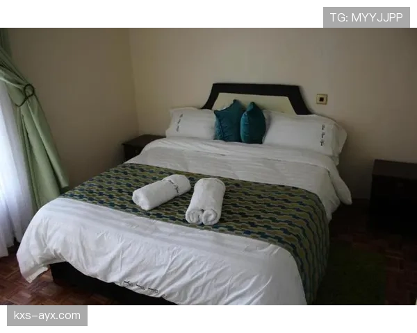 戴维斯家里灯光比球场还豪 华，躺沙发那会儿跟我们完全不同星球